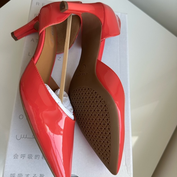 Geox Heels! Brand New in box! - Picture 4 of 7